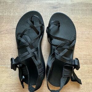 Chacos Black Sandal Women’s 8 Hiking Shoes Outdoor Black Strappy Sandals